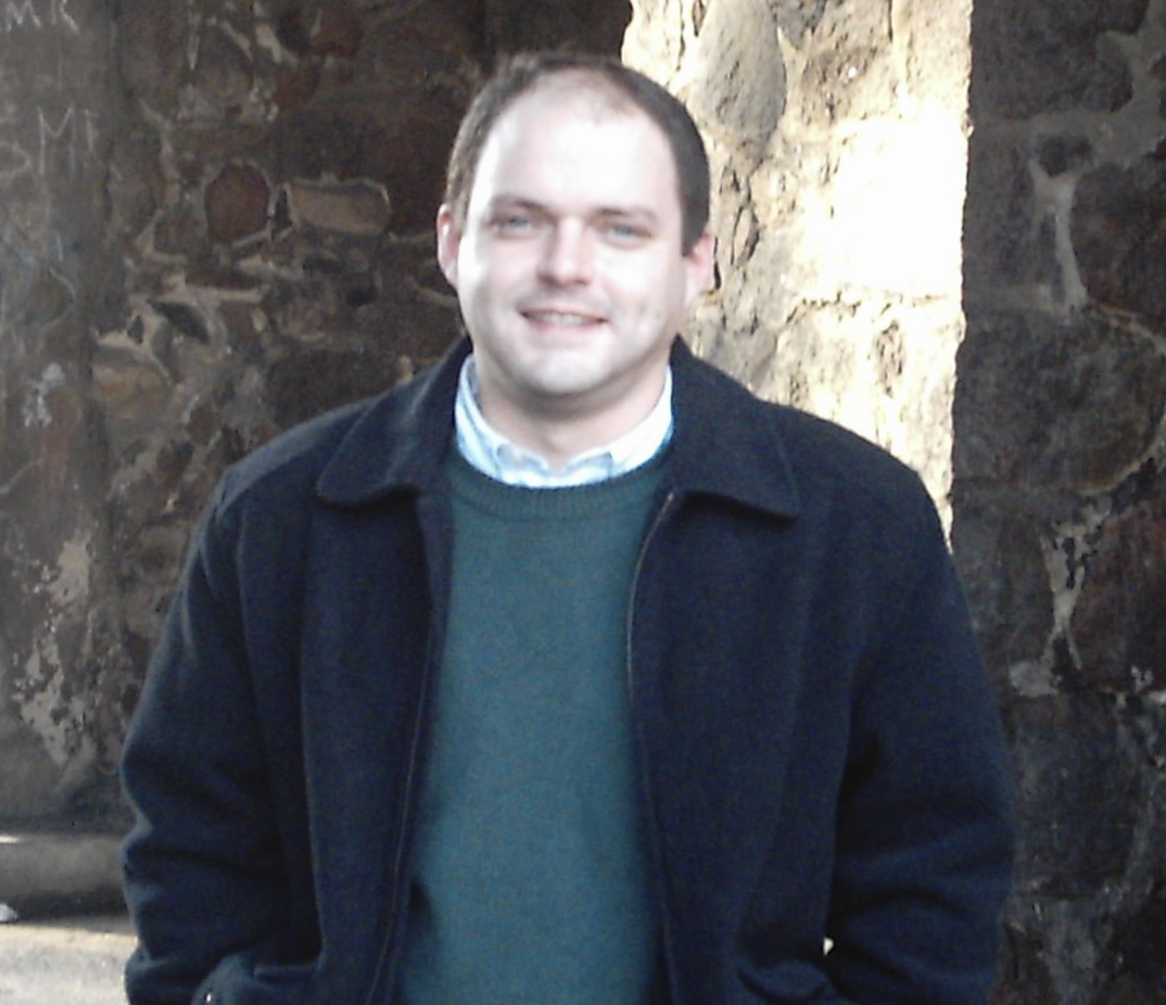 Headshot of Thomas Earle