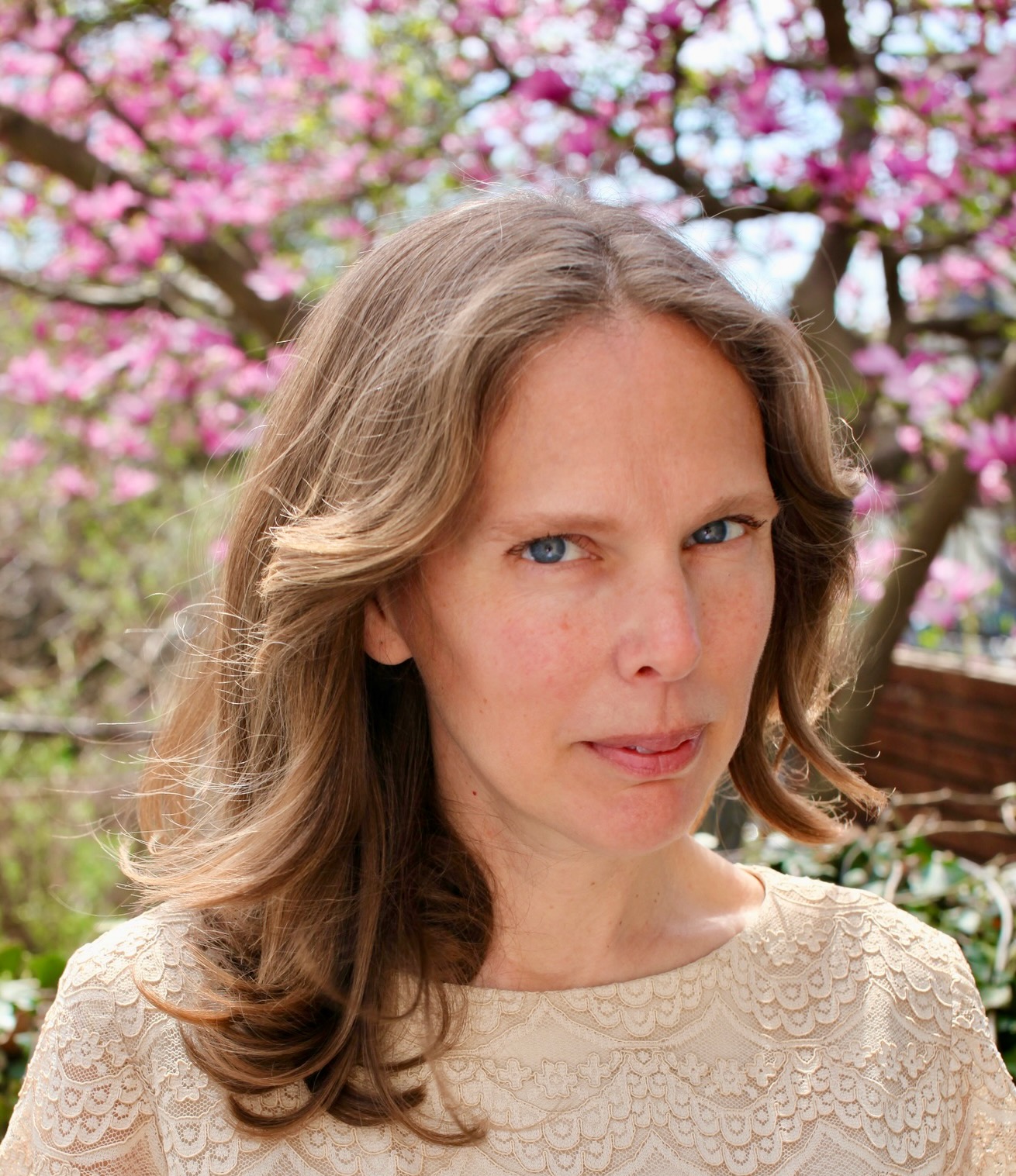 Headshot of Lindsay Bernal